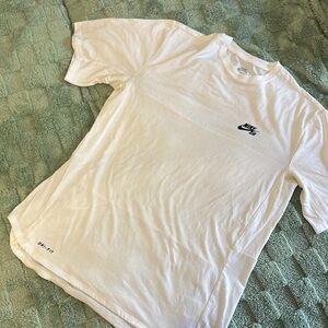 Nike White‎ Crew Neck Short Sleeve Tee